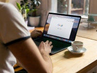  Google   2025  -        ز-