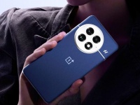 OnePlus 13, vivo X200  Honor Magic 7:  AnTuTu     