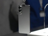   Samsung Galaxy S25 Edge   ,  