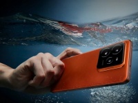  realme GT 8 Pro :     Ricoh