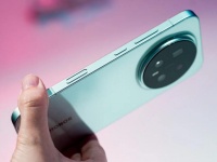 Honor   Magic8 Pro  AI-   Snapdragon 8 Elite Gen 5