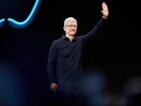 Apple     ز       OpenAI