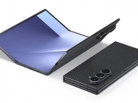  Samsung Galaxy TriFold     