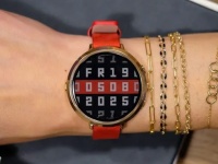 Pebble ����������� �������� �������� Round 2 � ���� ������ � � ���������� ������� e-paper