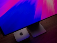 Apple ���� ��������� ������� Studio Display