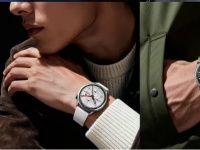 �������� �������� Xiaomi Watch S5 ������ � �����