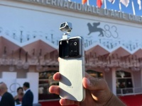 Honor ����������� �� �������������� ����������� ��������� Robot Phone �� ���������� ������������