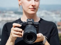 Canon ����������� ������������ ������������� ������ EOS R8 Mark II � �������� � ���������� �����������