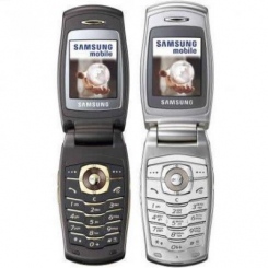 Samsung SGH-E500    -  3