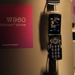 Sony Ericsson W980i -  5