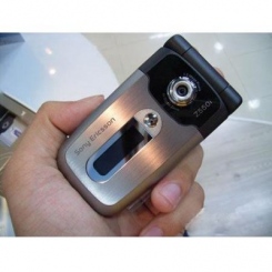 Sony Ericsson Z550i -  3