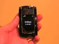   Motorola RAZR2 V8 Luxury  Phonescoop.com