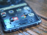   Samsung Galaxy S7 edge 