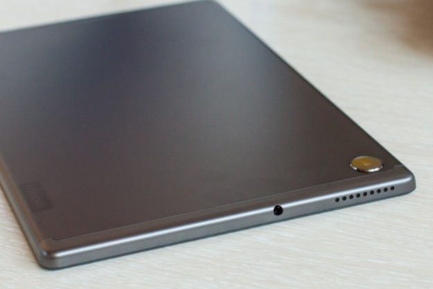 Lenovo представила доступный планшет M10 FHD REL