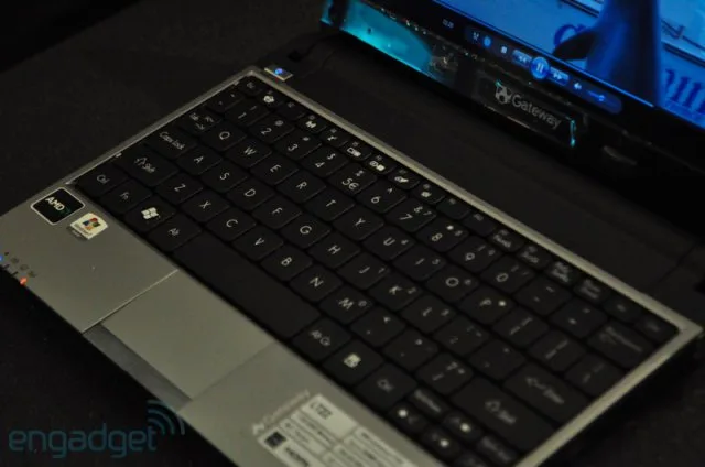 Ноутбук Gateway LT2203 оказался клоном Acer Aspire
One 521 (11 фото + видео) Ноутбук Gateway LT2203 оказался клоном Acer Aspire One 521 (11
фото + видео)
