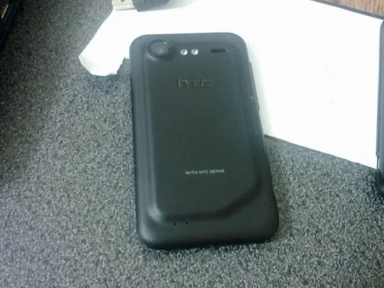 Бескнопочный смартфон HTC