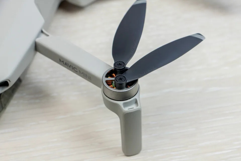 Обзор квадрокоптера DJI Mavic Mini: карманный дрон с отличной камерой — фото 1
