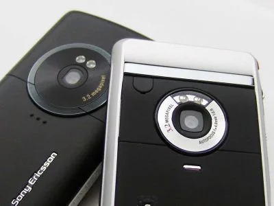 Sony Ericsson P1i vs W960i Sony Ericsson P1i vs W960i