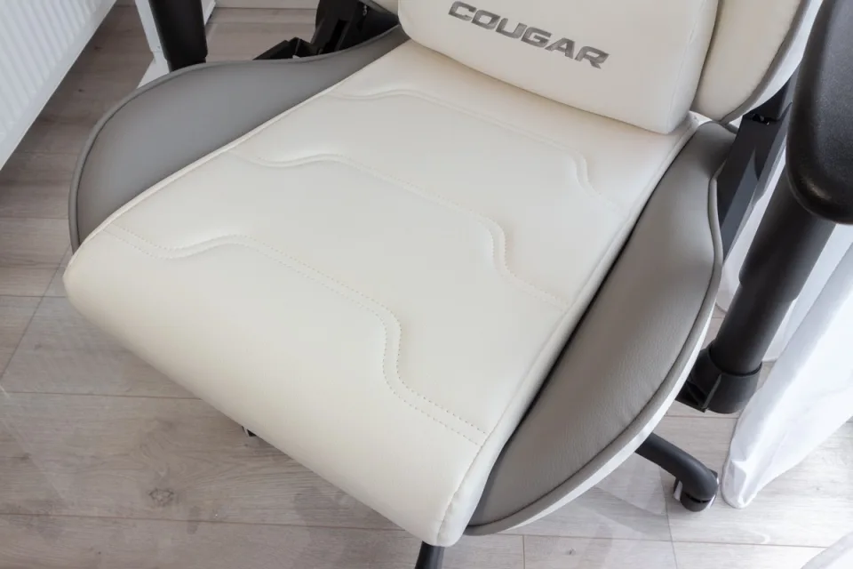 Огляд ігрового крісла Cougar Armor ELITE: «світла» половина твого комфорту — фото 1