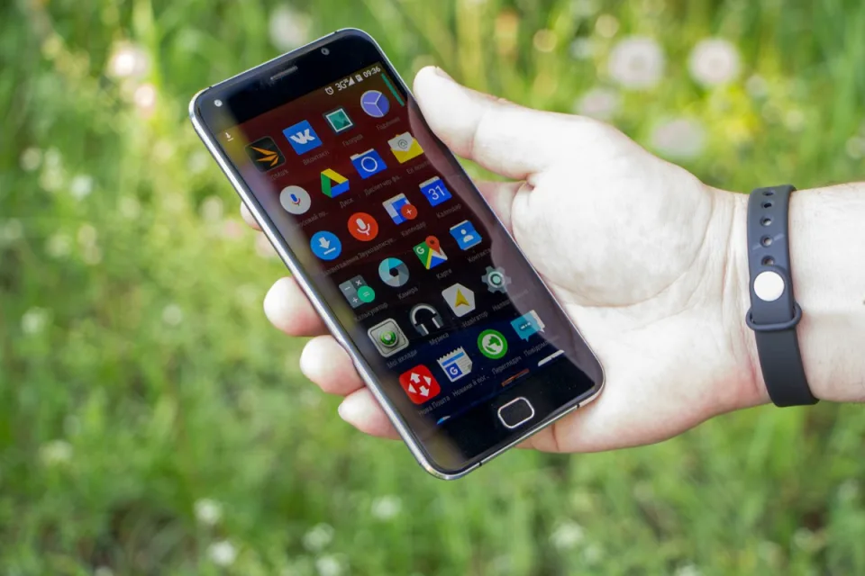 Обзор смартфона UMI TOUCH: 140 долларов за все — фото 1