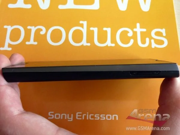 Sony Ericsson ST18i Urushi