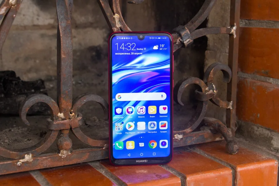 Обзор смартфона Huawei Y7 2019: cтавка на большой дисплей — фото 1