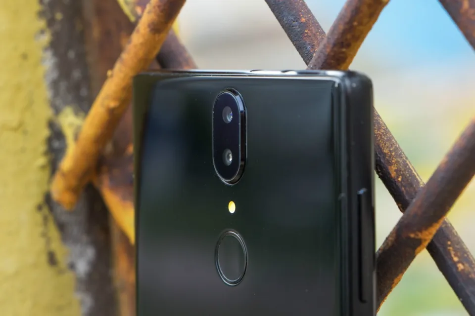 Обзор UMIDIGI Crystal - новые ощущения от пользования безрамочным смартфоном — фото 1