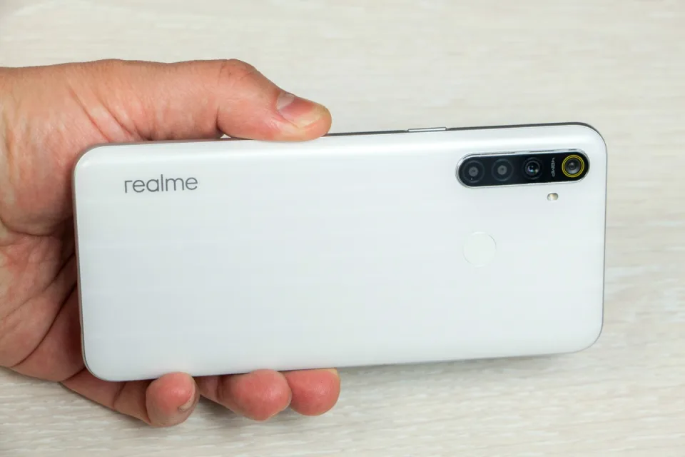 Обзор смартфон Realme 6i: не такой бюджетный как остальные. Игровой! — фото 1