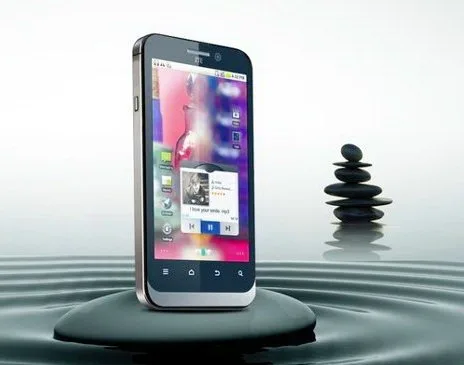 ZTE представила 8 смартфонов на MWC 2012