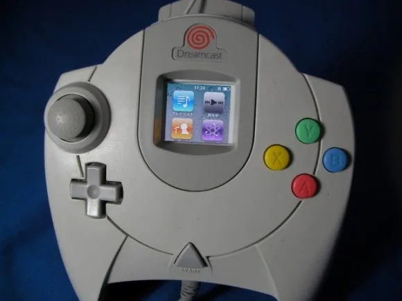iPod nano встроили в модуль памяти от Dreamcast (видео)