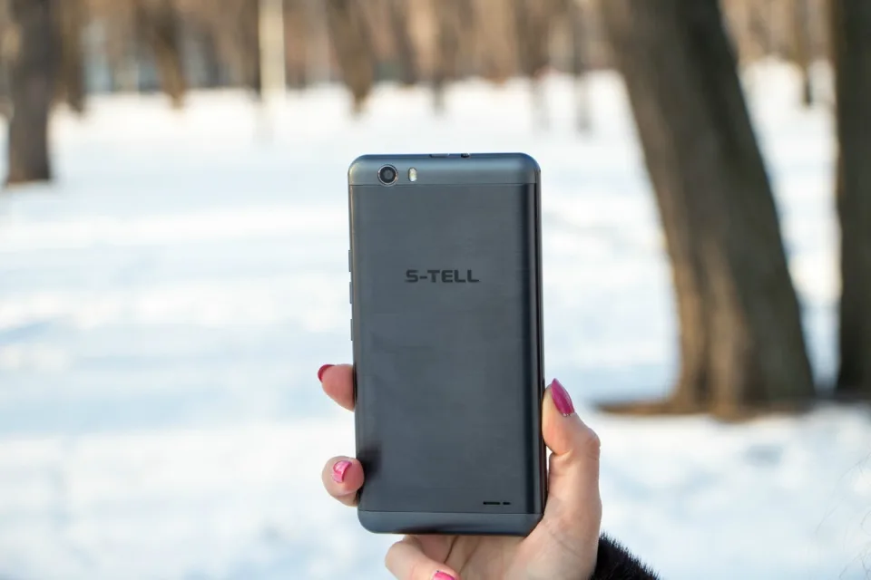 Обзор смартфона S-TELL M556 — фото 1