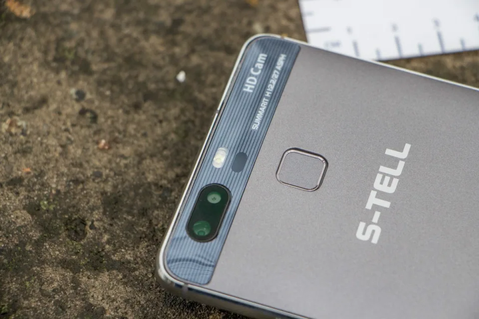 Обзор смартфона S-TELL M576 — фото 1