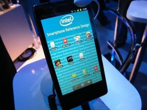 Intel представила первый Atom-смартфон Lenovo K800