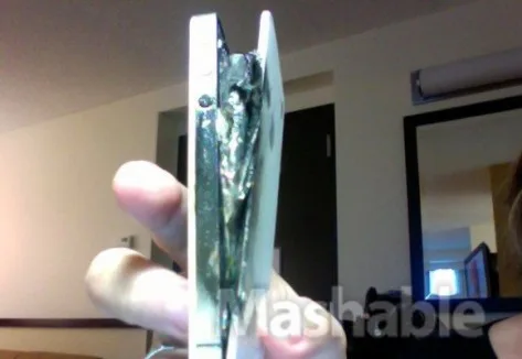 Всё, что осталось от iPhone 4