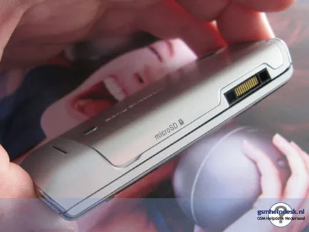 Sony Ericsson T715