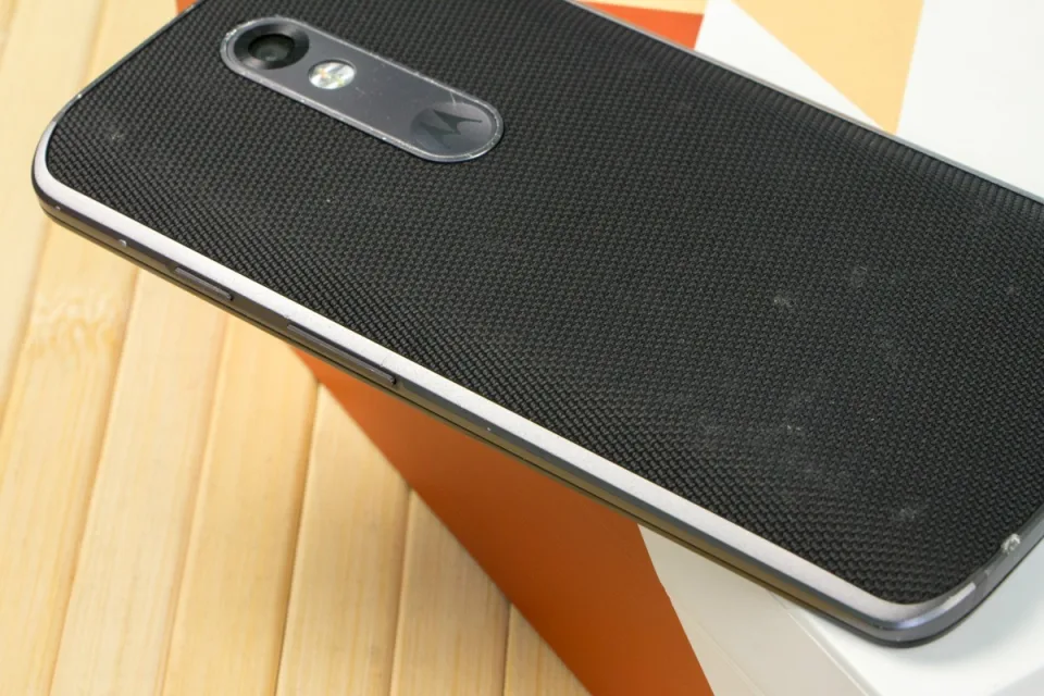 Обзор смартфона Moto X Force – флагман с небьющимся экраном! — фото 1