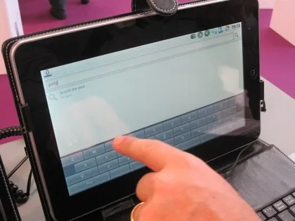 IFA 2010: фотосессия нового бюджетного Android-планшета от Elonex