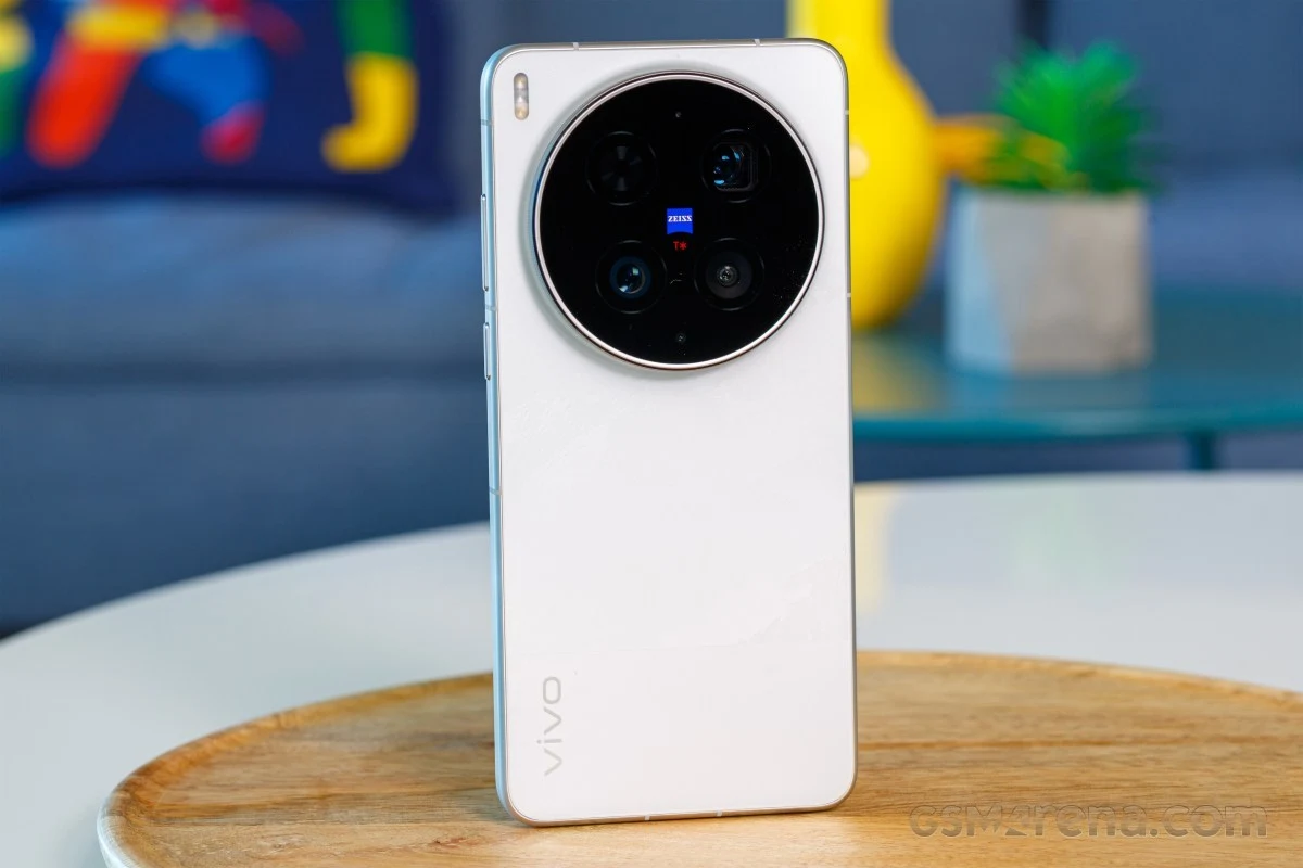 vivo X500 Ultra приписывают экран 144 Гц и батарею около 7000 мА·ч